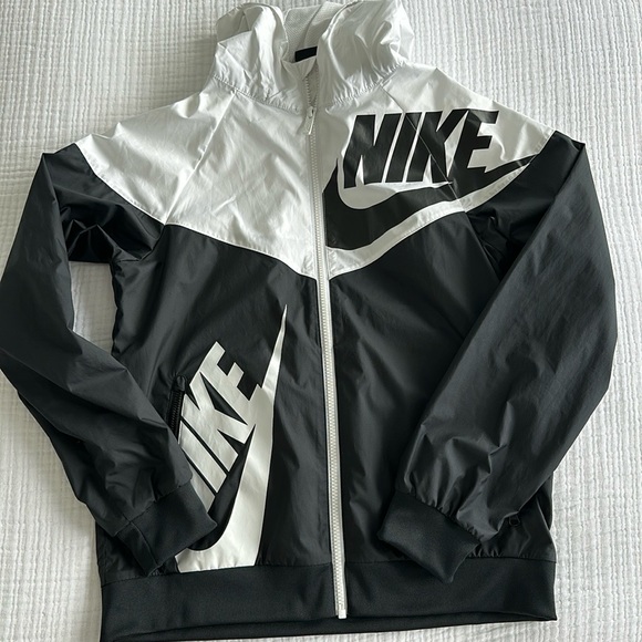 Nike Windbreaker - Picture 1 of 3